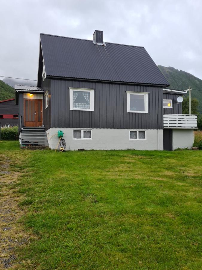 Cozy House - Stronstad @the Start Of Lofoten Feriehus *